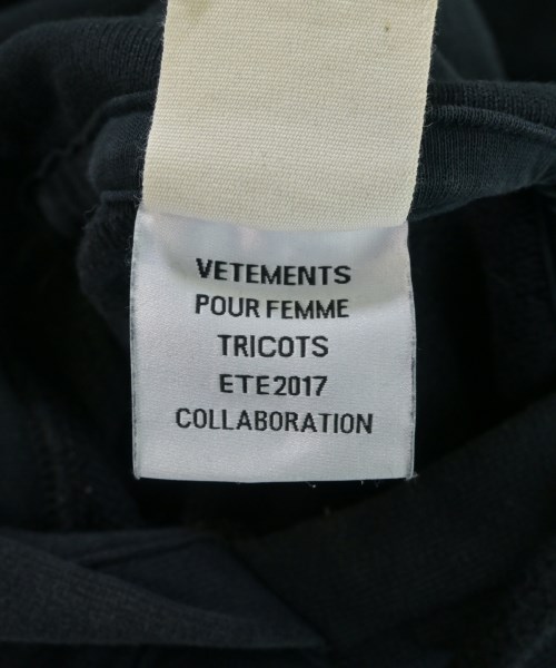 VETEMENTS（ヴェトモン）パーカー 黒 サイズ:S レディース/2200683538052
