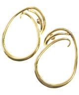Charlotte Chesnais ピアス