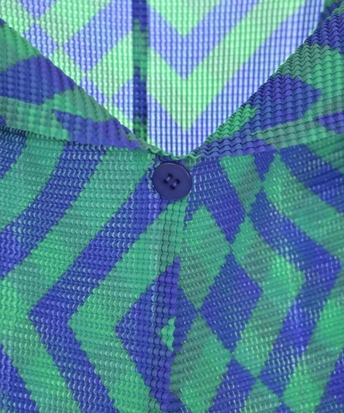 me ISSEY MIYAKE（ミーイッセイミヤケ）ブラウス 緑 サイズ:F レディース/2200627089046