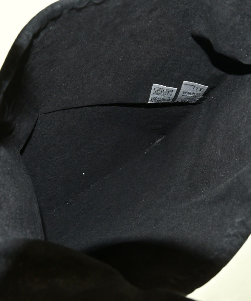 me ISSEY MIYAKE（ミーイッセイミヤケ）ハンドバッグ 黒 サイズ:- レディース/2200643970014