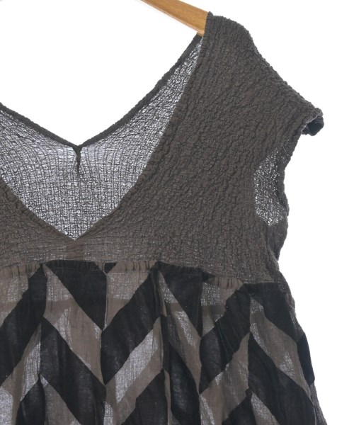 me ISSEY MIYAKE（ミーイッセイミヤケ）ワンピース 茶 サイズ:-(M位) レディース/2200634060199