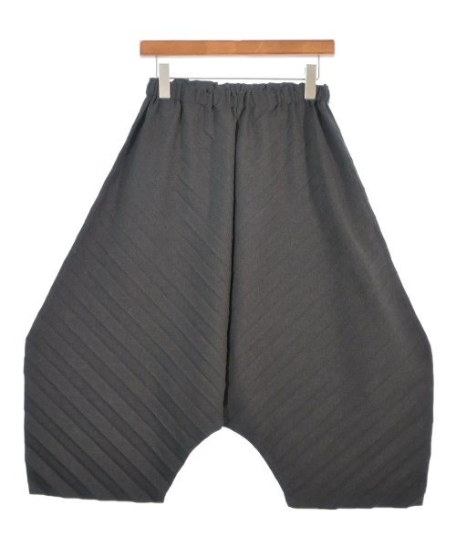 ミーイッセイミヤケ(me ISSEY MIYAKE)のme ISSEY MIYAKE クロップドパンツ