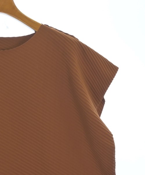 me ISSEY MIYAKE（ミーイッセイミヤケ）ワンピース 茶 サイズ:F レディース/2200623046029