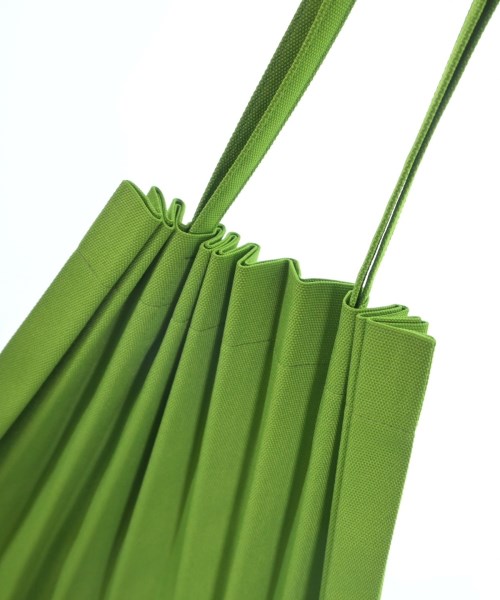 me ISSEY MIYAKE（ミーイッセイミヤケ）トートバッグ 緑 サイズ:- レディース/2200627320095
