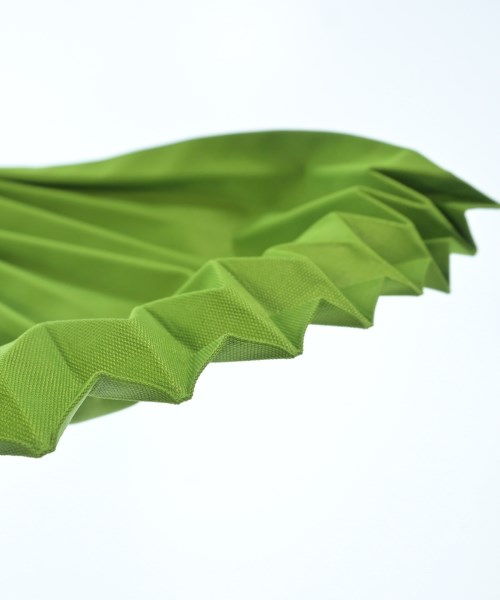 me ISSEY MIYAKE（ミーイッセイミヤケ）トートバッグ 緑 サイズ:- レディース/2200627320095