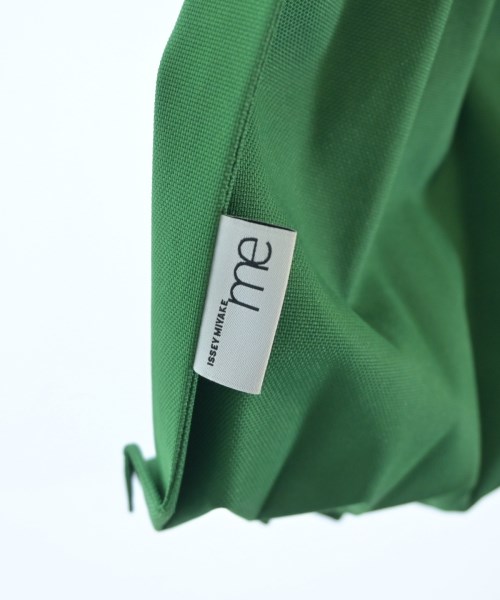 me ISSEY MIYAKE（ミーイッセイミヤケ）トートバッグ 緑 サイズ:- レディース/2200627320101