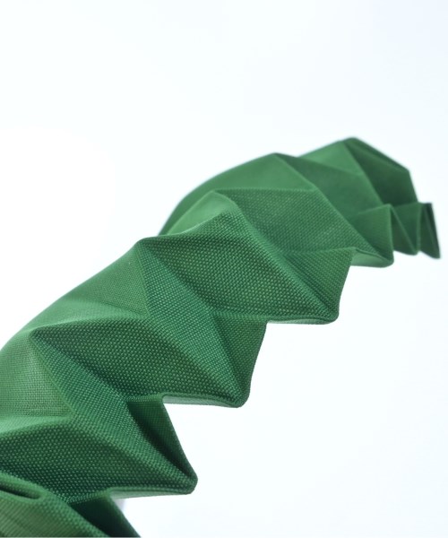 me ISSEY MIYAKE（ミーイッセイミヤケ）トートバッグ 緑 サイズ:- レディース/2200627320101