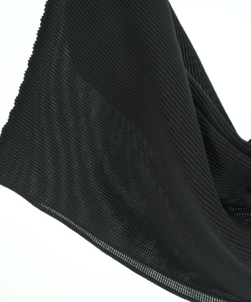 me ISSEY MIYAKE（ミーイッセイミヤケ）ブラウス 黒 サイズ:-(XL位) レディース/2200629819023