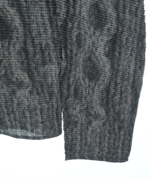 me ISSEY MIYAKE（ミーイッセイミヤケ）Tシャツ・カットソー グレー サイズ:-(S位) レディース/2200698974043
