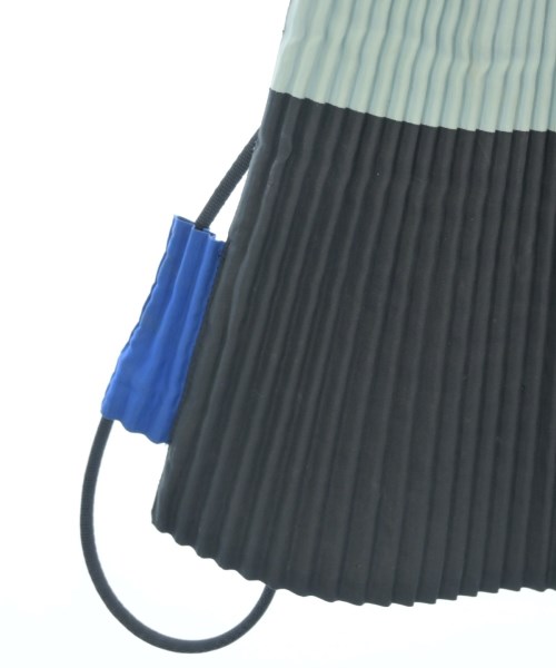 me ISSEY MIYAKE（ミーイッセイミヤケ）バックパック・リュック 青 サイズ:- レディース/2200697196088