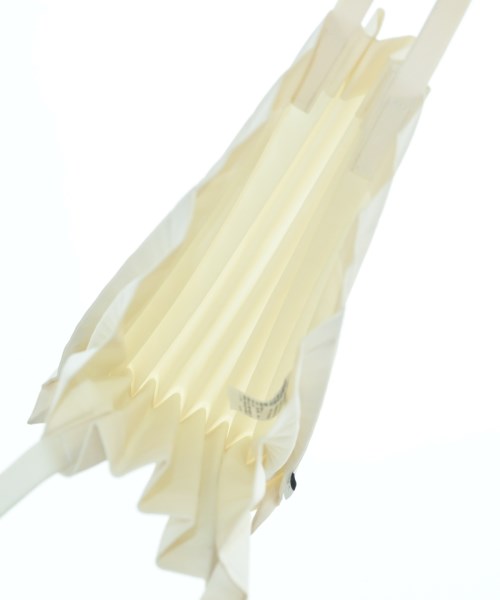 me ISSEY MIYAKE（ミーイッセイミヤケ）トートバッグ 白 サイズ:- レディース/2200649728268