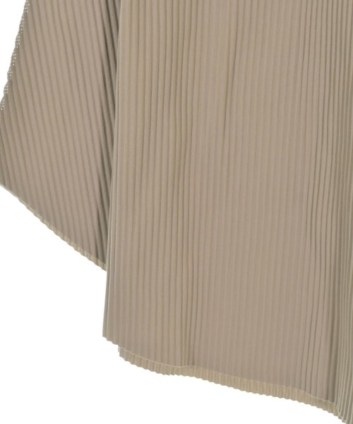 me ISSEY MIYAKE（ミーイッセイミヤケ）クロップドパンツ ベージュ サイズ:-(M位) レディース/2200718730086