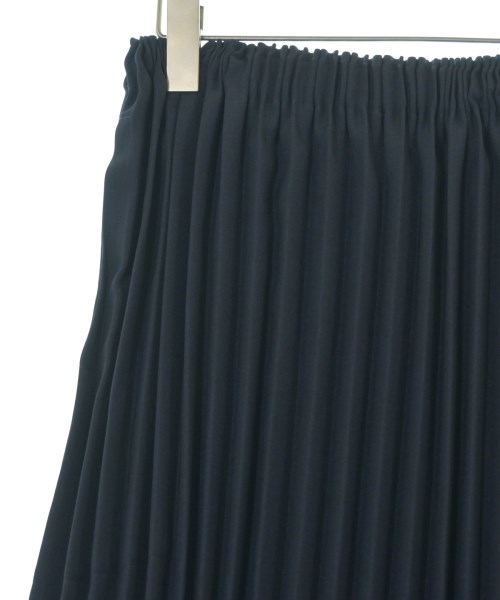 me ISSEY MIYAKE（ミーイッセイミヤケ）ロング・マキシ丈スカート 紺 サイズ:-(M位) レディース/2200703770073