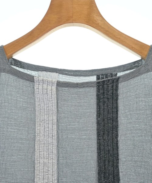 me ISSEY MIYAKE（ミーイッセイミヤケ）ブラウス グレー サイズ:F レディース/2200704474048