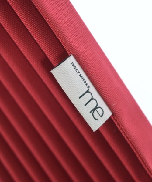 me ISSEY MIYAKE（ミーイッセイミヤケ）その他 赤 サイズ:- レディース/2200705299046