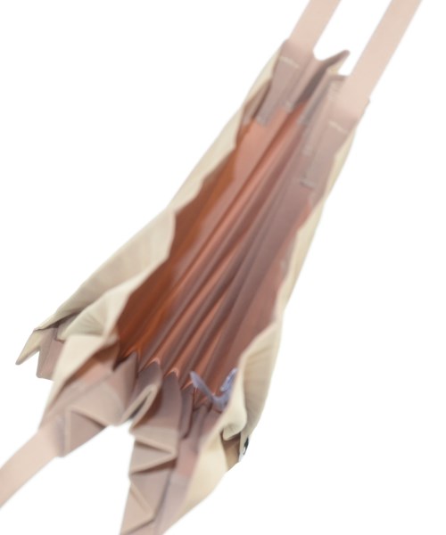 me ISSEY MIYAKE（ミーイッセイミヤケ）トートバッグ ベージュ サイズ:- レディース/2200705741064