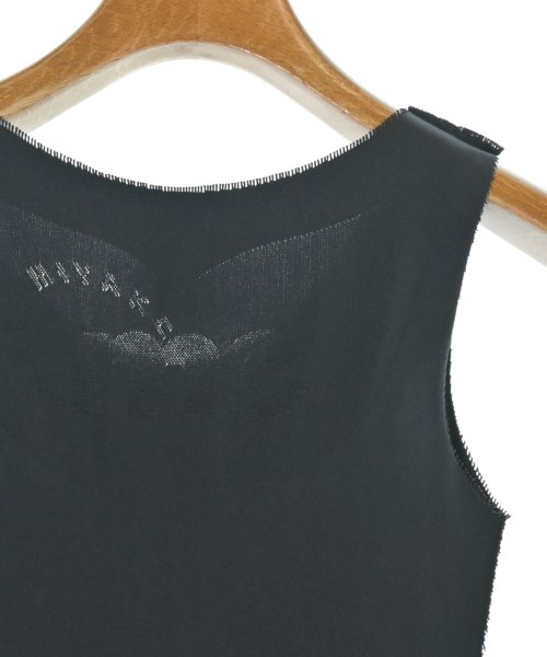 me ISSEY MIYAKE（ミーイッセイミヤケ）タンクトップ 黒 サイズ:-(XS位) レディース/2200707796031