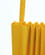 me ISSEY MIYAKE（ミーイッセイミヤケ）ショルダーバッグ 黄 サイズ:- レディース/2200664747039