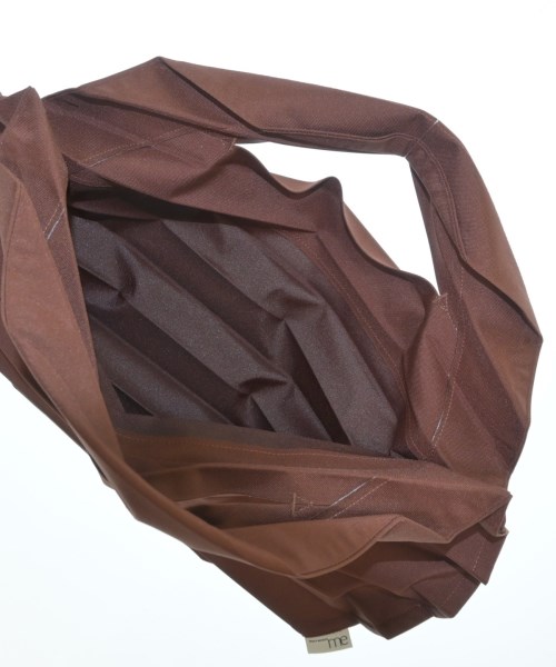 me ISSEY MIYAKE（ミーイッセイミヤケ）ハンドバッグ 茶 サイズ:- レディース/2200682598033