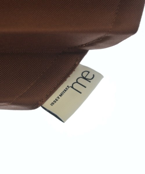 me ISSEY MIYAKE（ミーイッセイミヤケ）ハンドバッグ 茶 サイズ:- レディース/2200682598033