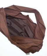 me ISSEY MIYAKE（ミーイッセイミヤケ）ハンドバッグ 茶 サイズ:- レディース/2200682598033