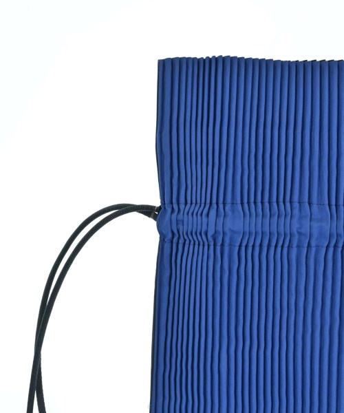 me ISSEY MIYAKE（ミーイッセイミヤケ）バックパック・リュック 青 サイズ:- レディース/2200682588058