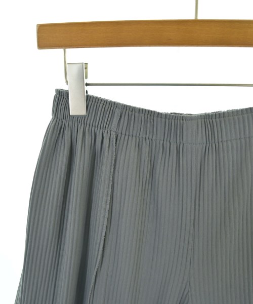 me ISSEY MIYAKE（ミーイッセイミヤケ）クロップドパンツ グレー サイズ:-(M位) レディース/2200686233015