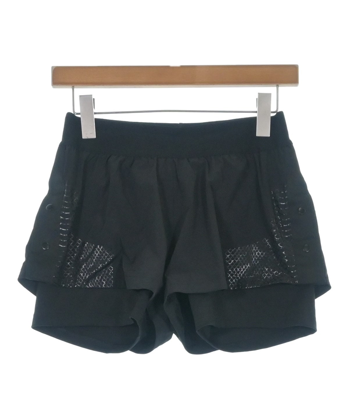 アディダスステラマッカートニー　ショートパンツ　ブラック　OT トレンカ アディダスステラマッカートニー ショートパンツ ブラック OT トレンカ