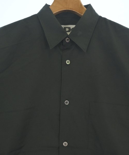 CDG（シーディージー）カジュアルシャツ 黒 サイズ:L メンズ/2200640650247