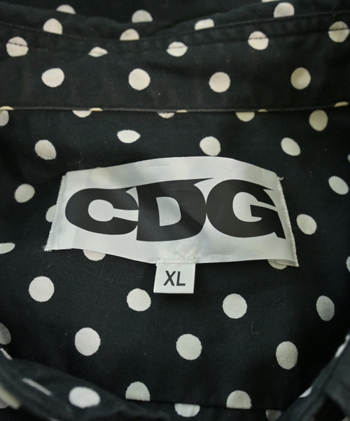 CDG（シーディージー）カジュアルシャツ 黒 サイズ:XL メンズ/2200627940019