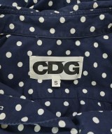 CDG（シーディージー）カジュアルシャツ 紺 サイズ:S メンズ/2200697390028
