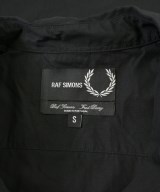 RAF SIMONS（ラフシモンズ）カジュアルシャツ 黒 サイズ:S メンズ/2200711947139