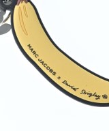 MARC JACOBS（マークジェイコブス）キーケース・キーホルダー 黄 サイズ:- レディース/2200671643027