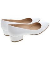 MANOLO BLAHNIK（マノロ　ブラニク）パンプス 白 サイズ:EU36 1/2(23cm位) レディース/2200730996347