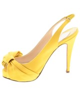 Christian Louboutin（クリスチャンルブタン）パンプス 黄 サイズ:EU35 1/2(22cm位) レディース/2200646089614