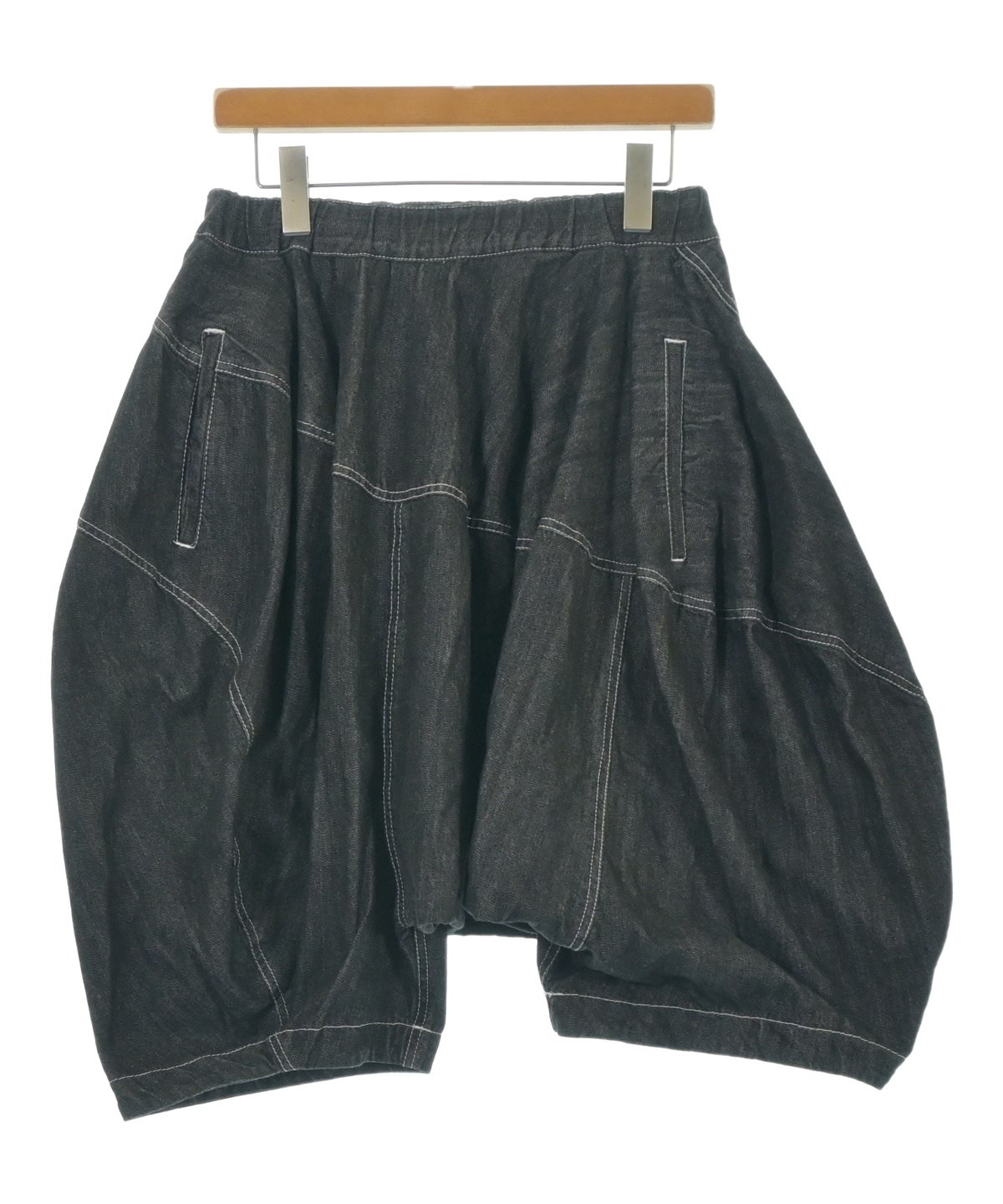 BLACK COMME des GARCONS（ブラックコムデギャルソン）ショートパンツ