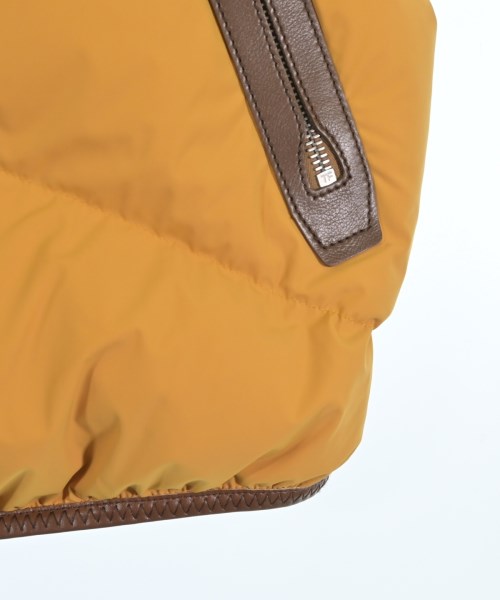 TOM FORD（トムフォード）ダウンジャケット/ダウンベスト 黄 サイズ:48(L位) メンズ/2200639967035