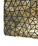 Roger Vivier（ロジェヴィヴィエ）クラッチバッグ ゴールド サイズ:- レディース/2200628941015