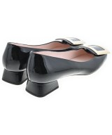 Roger Vivier（ロジェヴィヴィエ）パンプス 黒 サイズ:EU38 1/2(25cm位) レディース/2200609286074