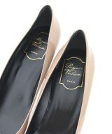 Roger Vivier（ロジェヴィヴィエ）パンプス ベージュ サイズ:EU40 1/2(27cm位) レディース/2200609286081