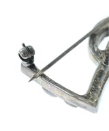 SAINT LAURENT PARIS（サンローランパリ）ブローチ・コサージュ シルバー サイズ:- レディース/2200656654086