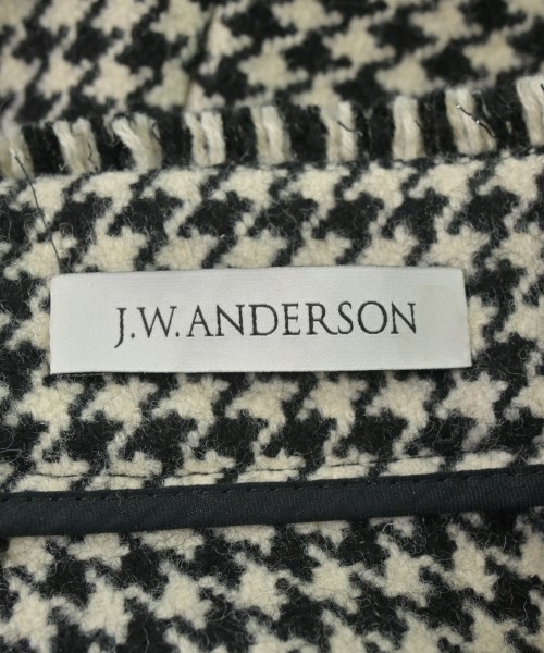 JW Anderson（ジェイダブリューアンダーソン）ショートパンツ 白 サイズ:US2(S位) レディース/2200610922022