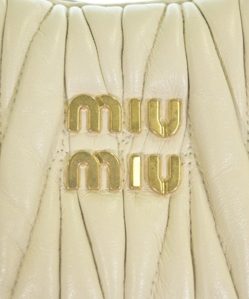 Miu Miu（ミュウミュウ）ショルダーバッグ 白 サイズ:- レディース/2200635546241