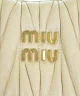 Miu Miu（ミュウミュウ）ショルダーバッグ 白 サイズ:- レディース/2200635546241
