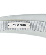 Miu Miu（ミュウミュウ）ヘアアクセサリー グレー サイズ:- レディース/2200635546357