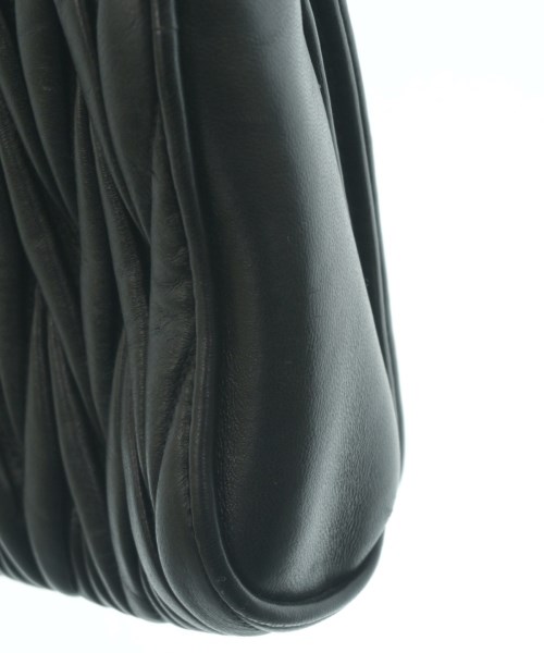 Miu Miu（ミュウミュウ）ショルダーバッグ 黒 サイズ:- レディース/2200643346017