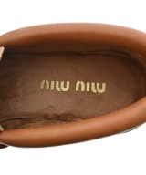 Miu Miu（ミュウミュウ）その他 ベージュ サイズ:EU37 1/2(24cm位) レディース/2200626950156
