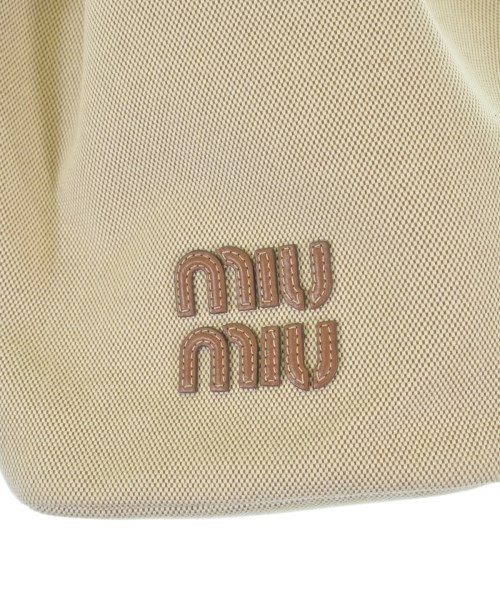 Miu Miu（ミュウミュウ）ショルダーバッグ 白 サイズ:- レディース/2200698567573