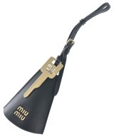 Miu Miu（ミュウミュウ）チャーム 黒 サイズ:- レディース/2200657133115