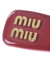 Miu Miu（ミュウミュウ）ヘアアクセサリー 赤 サイズ:TU レディース/2200704926011